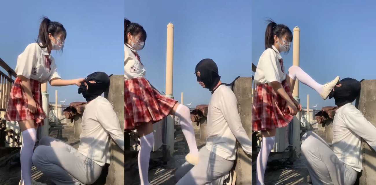 情侣天台大玩SM 丝袜捆绑塞嘴 不停掌嘴踩脸踢档 男友M属性爆发不停叫妈妈好爽