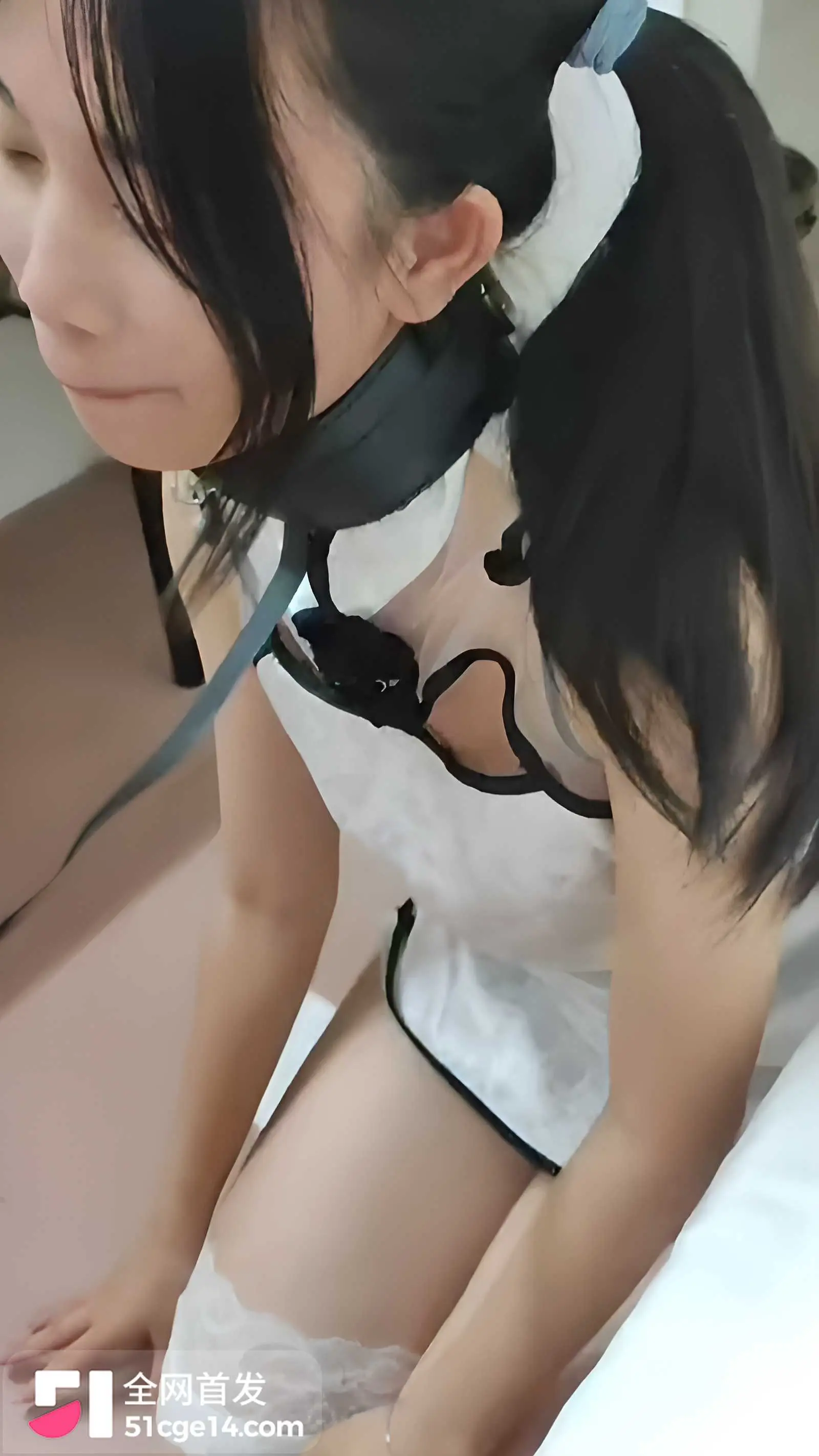 瓜友分享 浙江师范大学女大被调教成肉便器 露脸深喉多姿势爆操 戴项圈跪地爬行母狗属性尽显！