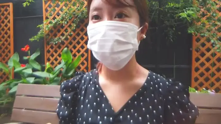 文化范眼镜娘非常有味道居家啪啪天天操逼男的有点虚了搞半天都不硬真急死人了A new