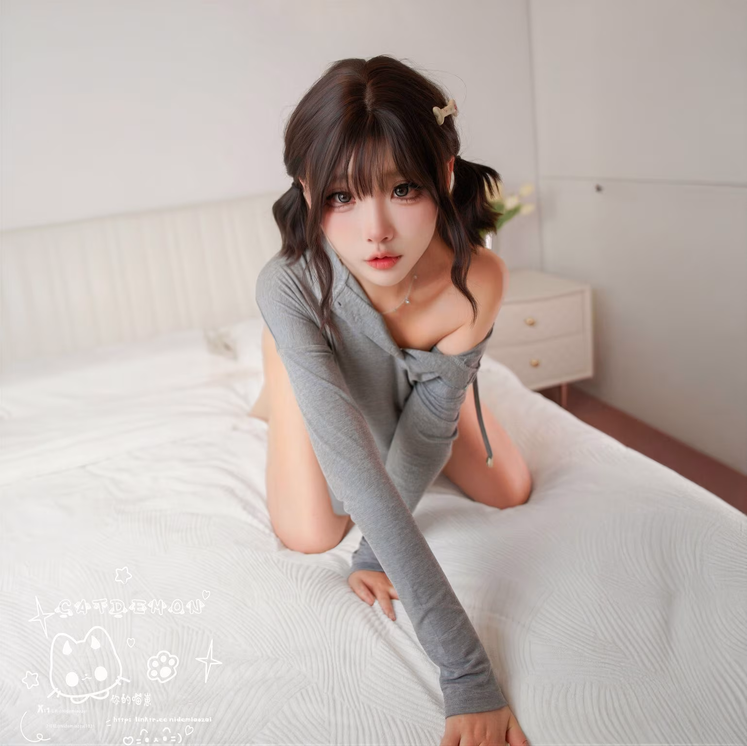 Coser@CatDemon喵崽 (你的喵崽): 肉欲灰帽衫
