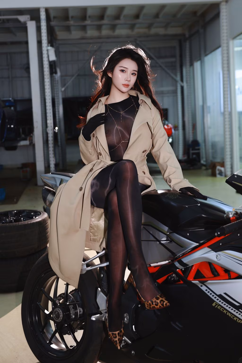 [内购无水印] 南乔: 机车女郎