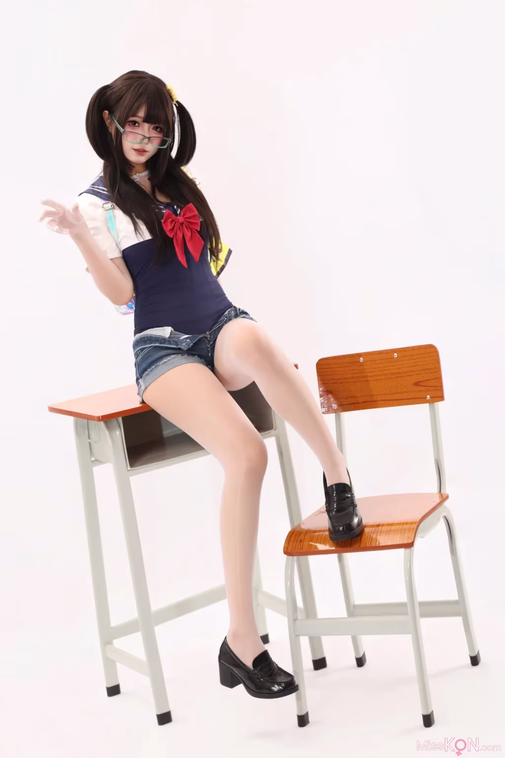 Coser@柒柒要乖哦: 风纪委员 连体白丝死库水