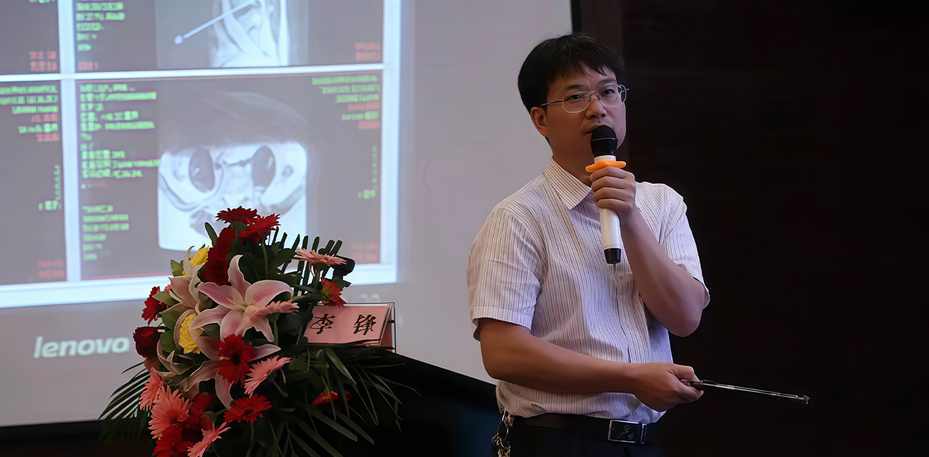 广西三甲医院疼痛科主任李锋关门猥亵女患者 医院称监控坏了 警方拖两周才立案